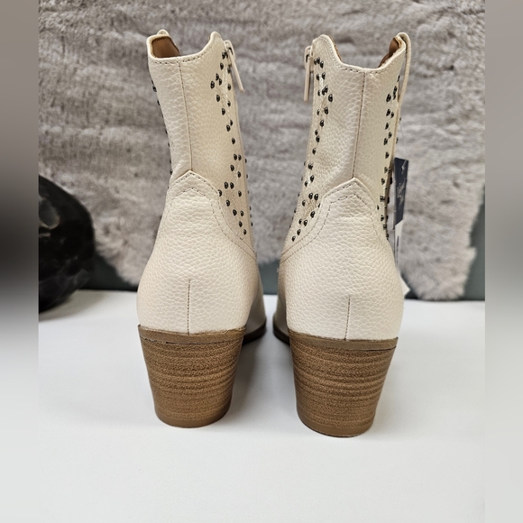 Women's Twyla Western Boots - Picture 2 of 8